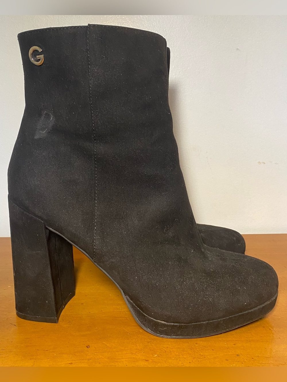 Women’s 8.5 Black Faux Suede Block 4.5” High Heeled Side Zip Ankle Booties Boots